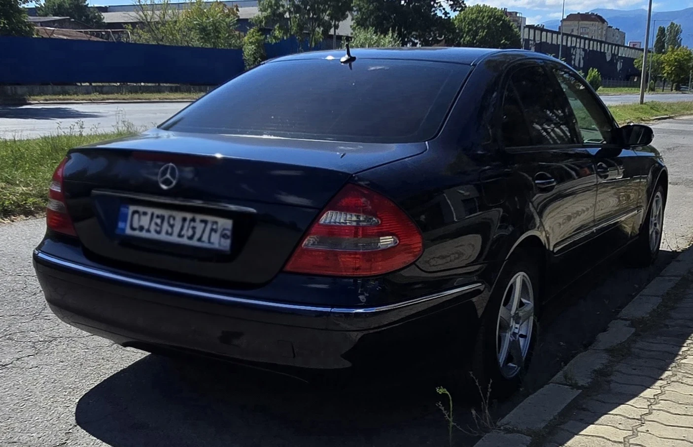 Mercedes-Benz E 220 2.2 CDI Elegance, снимка 5 - Автомобили и джипове - 55792594