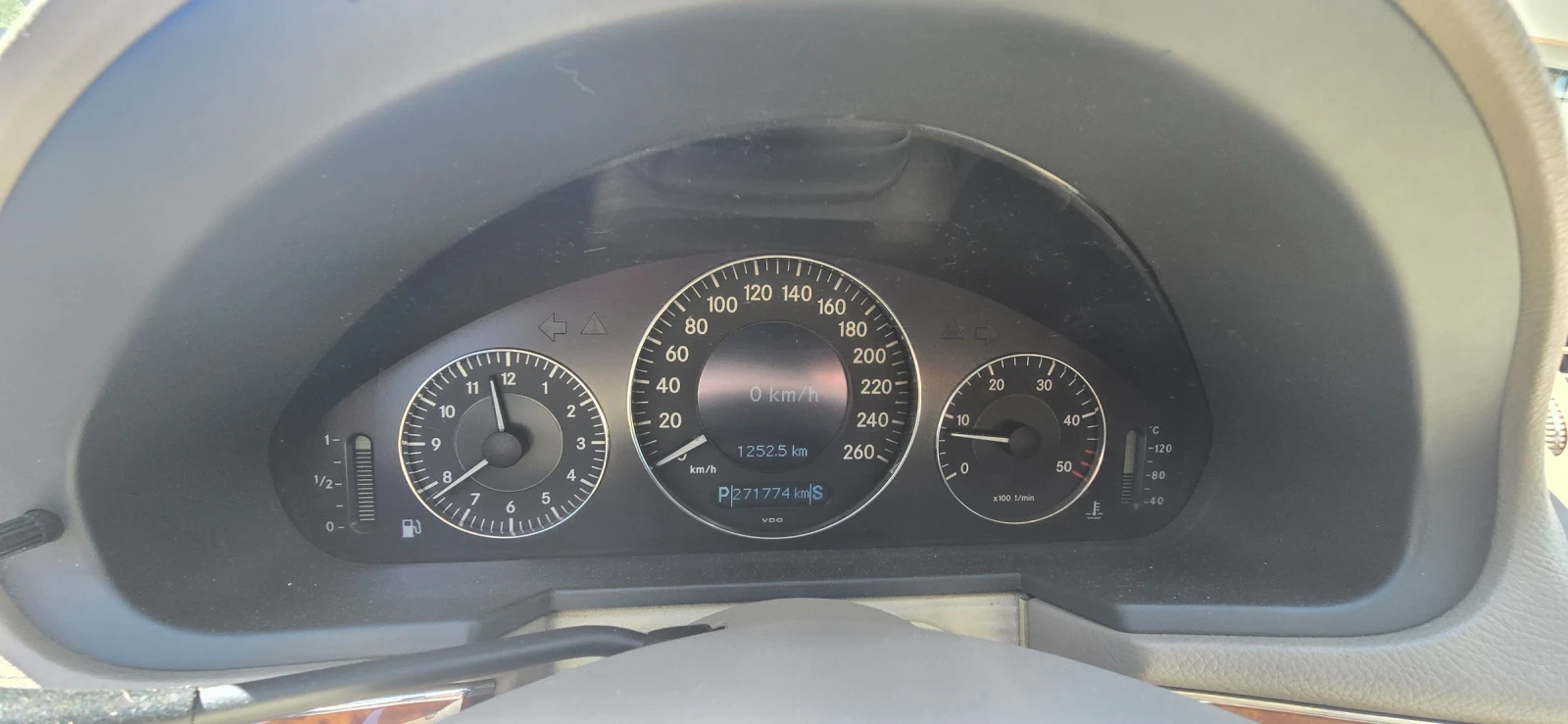 Mercedes-Benz E 220 2.2 CDI Elegance, снимка 10 - Автомобили и джипове - 55792594