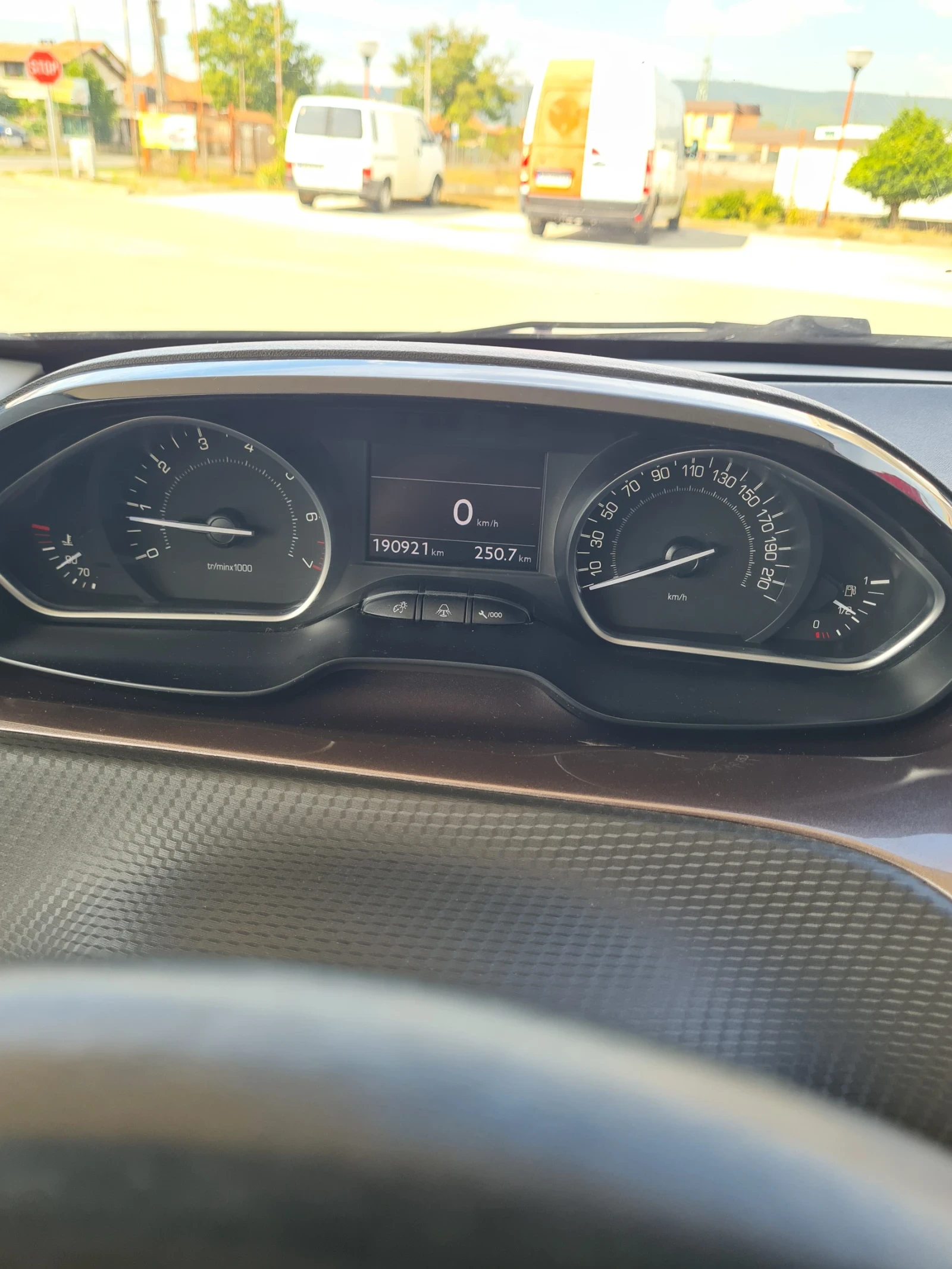Peugeot 2008 1.2куб.82к.с.2013г. , снимка 8 - Автомобили и джипове - 55945874