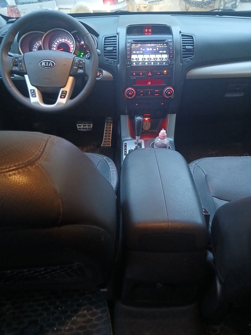 Kia Sorento 2.2 CRDI AWD AUTOMATIC, снимка 7 - Автомобили и джипове - 45878868