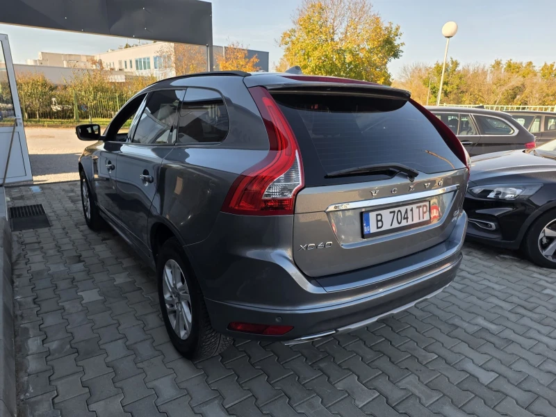 Volvo XC60 2.4D5 4x4, снимка 4 - Автомобили и джипове - 52256309