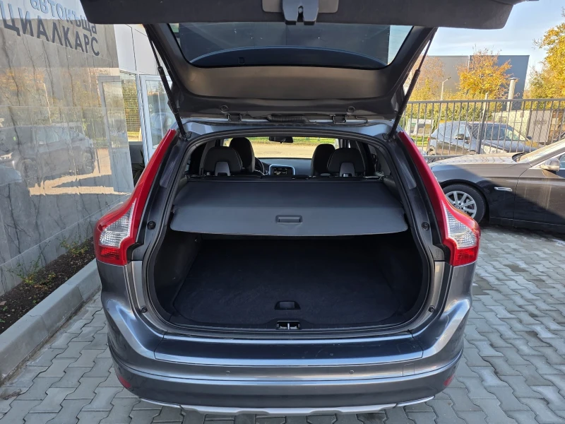 Volvo XC60 2.4D5 4x4, снимка 13 - Автомобили и джипове - 52256309
