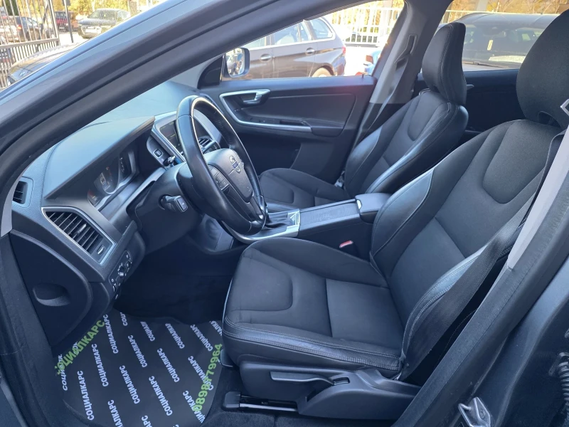 Volvo XC60 2.4D5 4x4, снимка 8 - Автомобили и джипове - 52256309