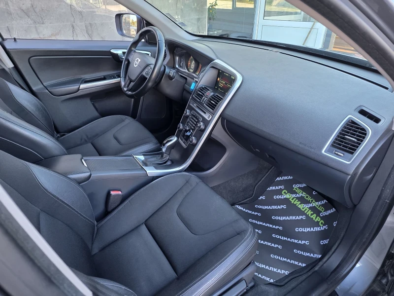 Volvo XC60 2.4D5 4x4, снимка 14 - Автомобили и джипове - 52256309
