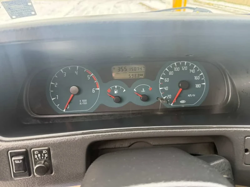 Nissan Terrano 2, 7 TDI, снимка 10 - Автомобили и джипове - 53358659