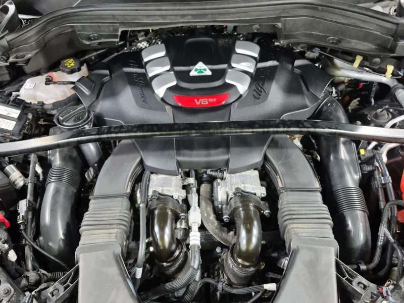 Alfa Romeo Stelvio QUADRIFOGLIO 2.9L V6 505кс, снимка 15 - Автомобили и джипове - 53480066