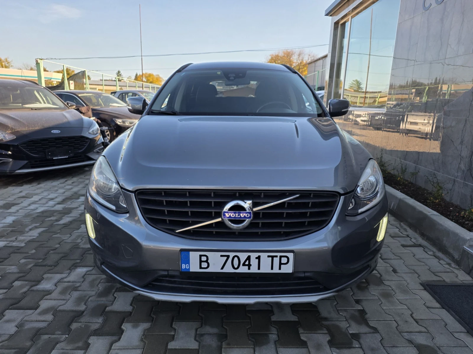 Volvo XC60 2.4D5 4x4 - изображение 2