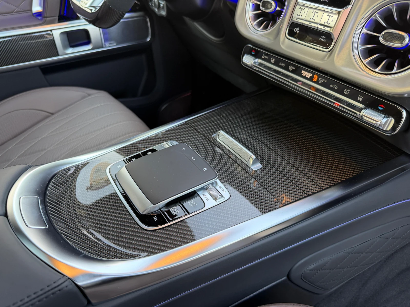 Mercedes-Benz G 63 AMG MY26 Dark Olive Magno A22 Carbon   | Mobile.bg   16