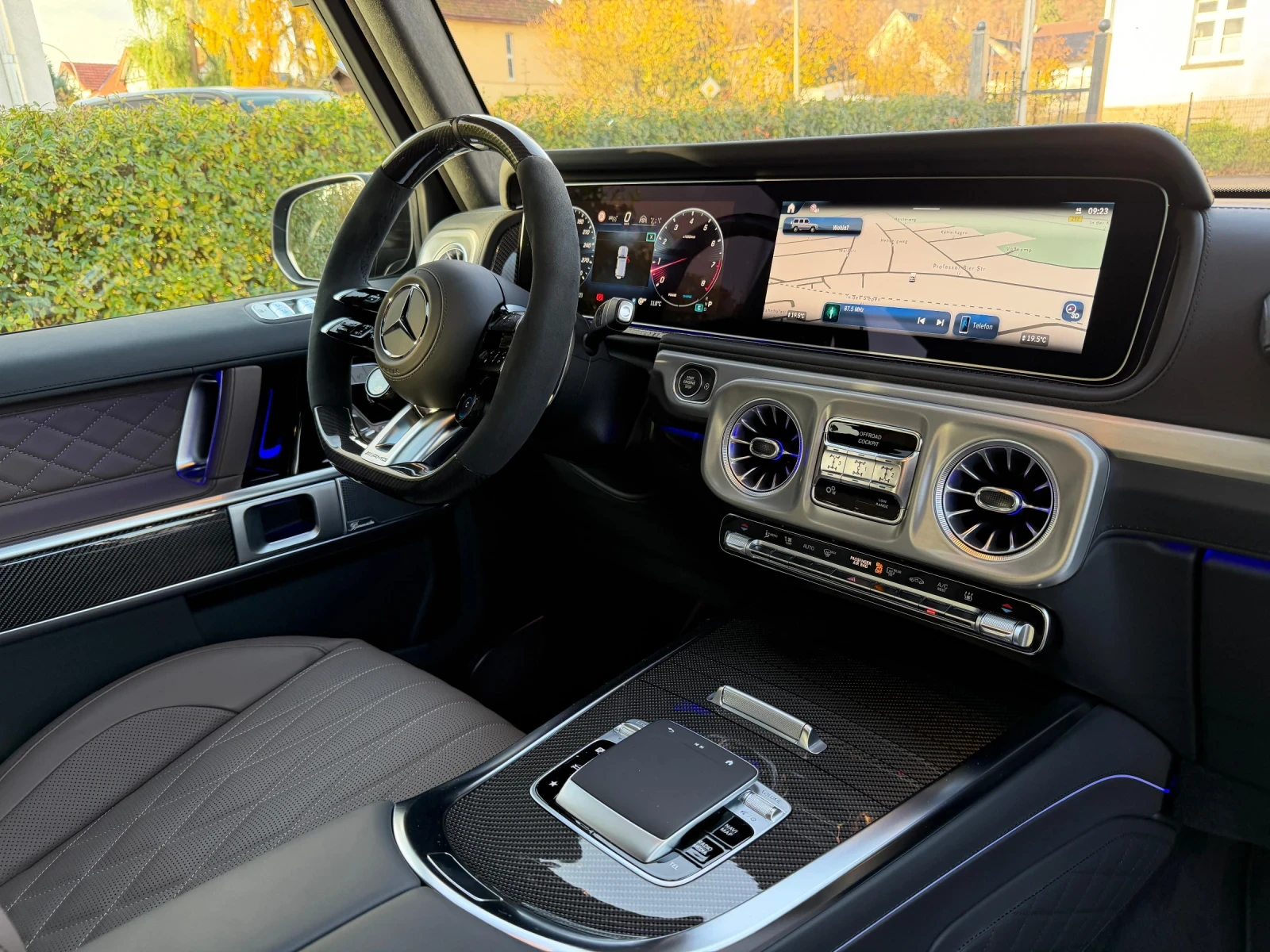 Mercedes-Benz G 63 AMG MY26 Dark Olive Magno A22 Carbon   | Mobile.bg   15