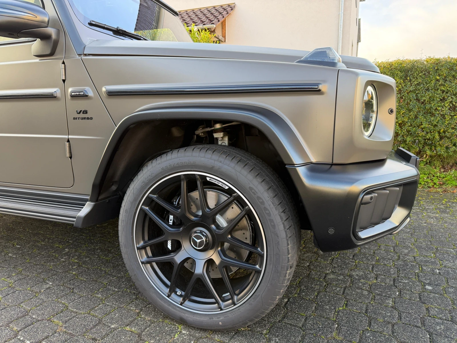 Mercedes-Benz G 63 AMG MY26 Dark Olive Magno A22 Carbon   | Mobile.bg   4