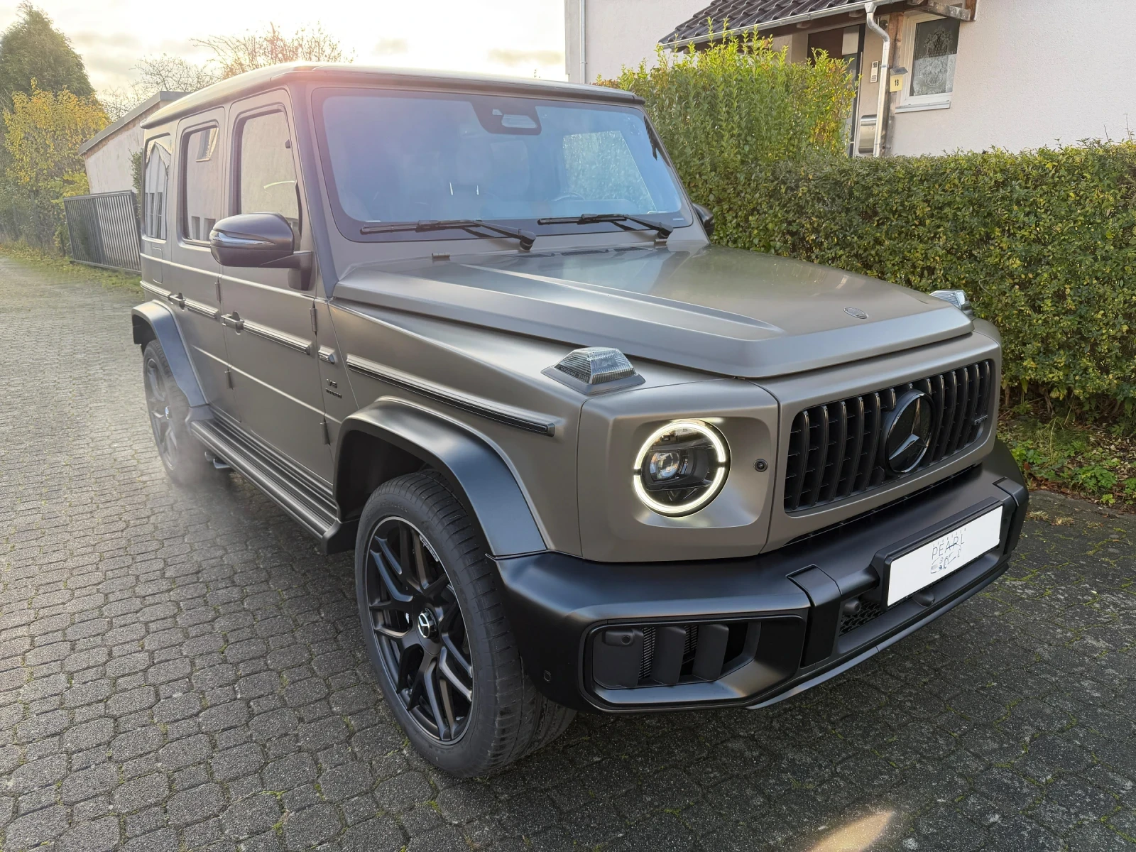 Mercedes-Benz G 63 AMG MY26 Dark Olive Magno A22 Carbon   | Mobile.bg   3