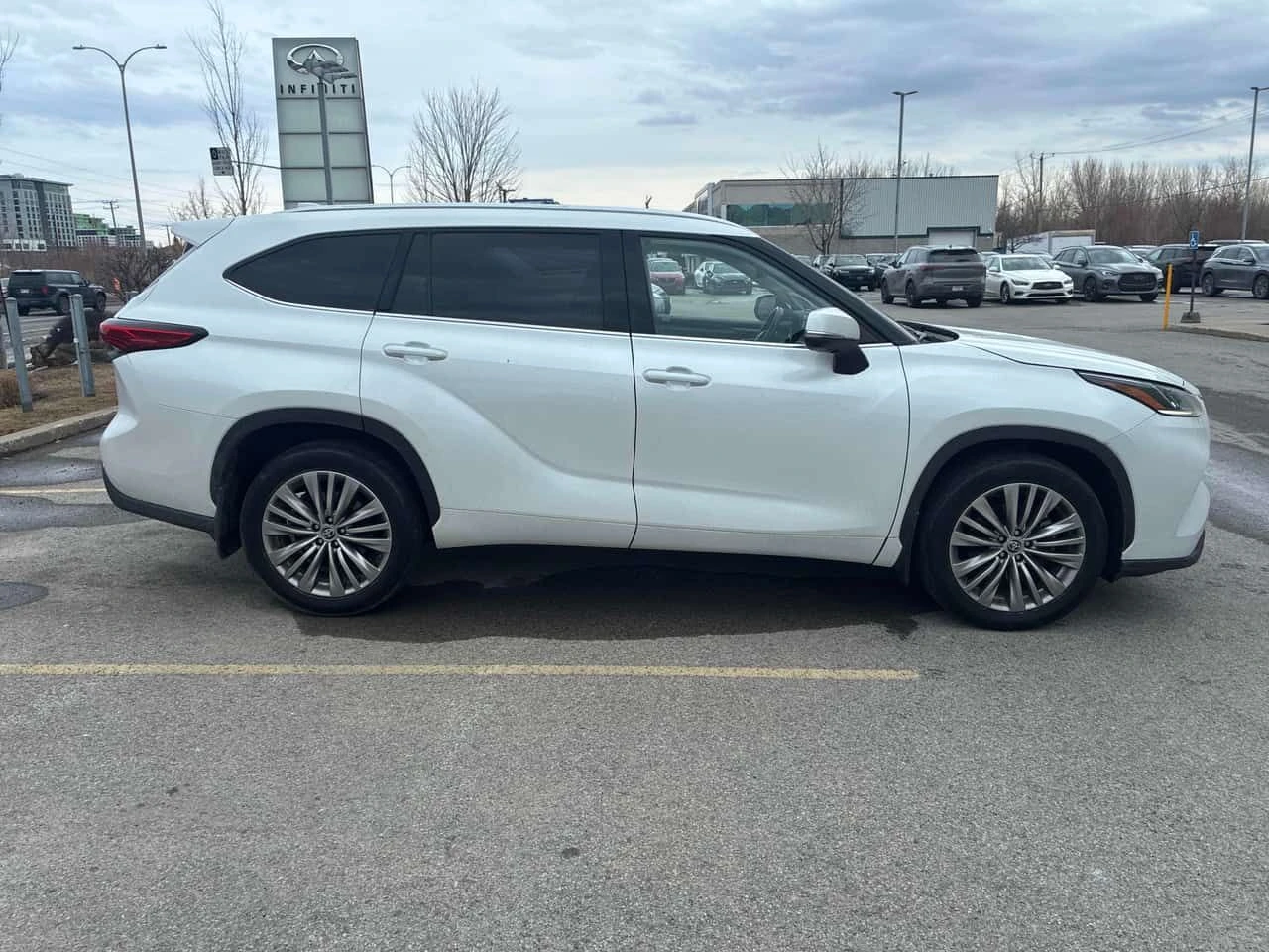 Toyota Highlander LIMITED  CARFAX, снимка 5 - Автомобили и джипове - 53915217