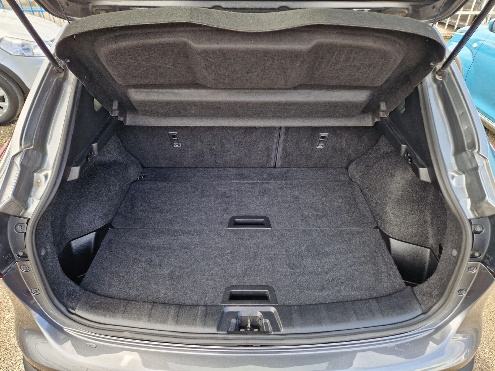 Nissan Qashqai 1.5dCI Tekna, снимка 8 - Автомобили и джипове - 54004895