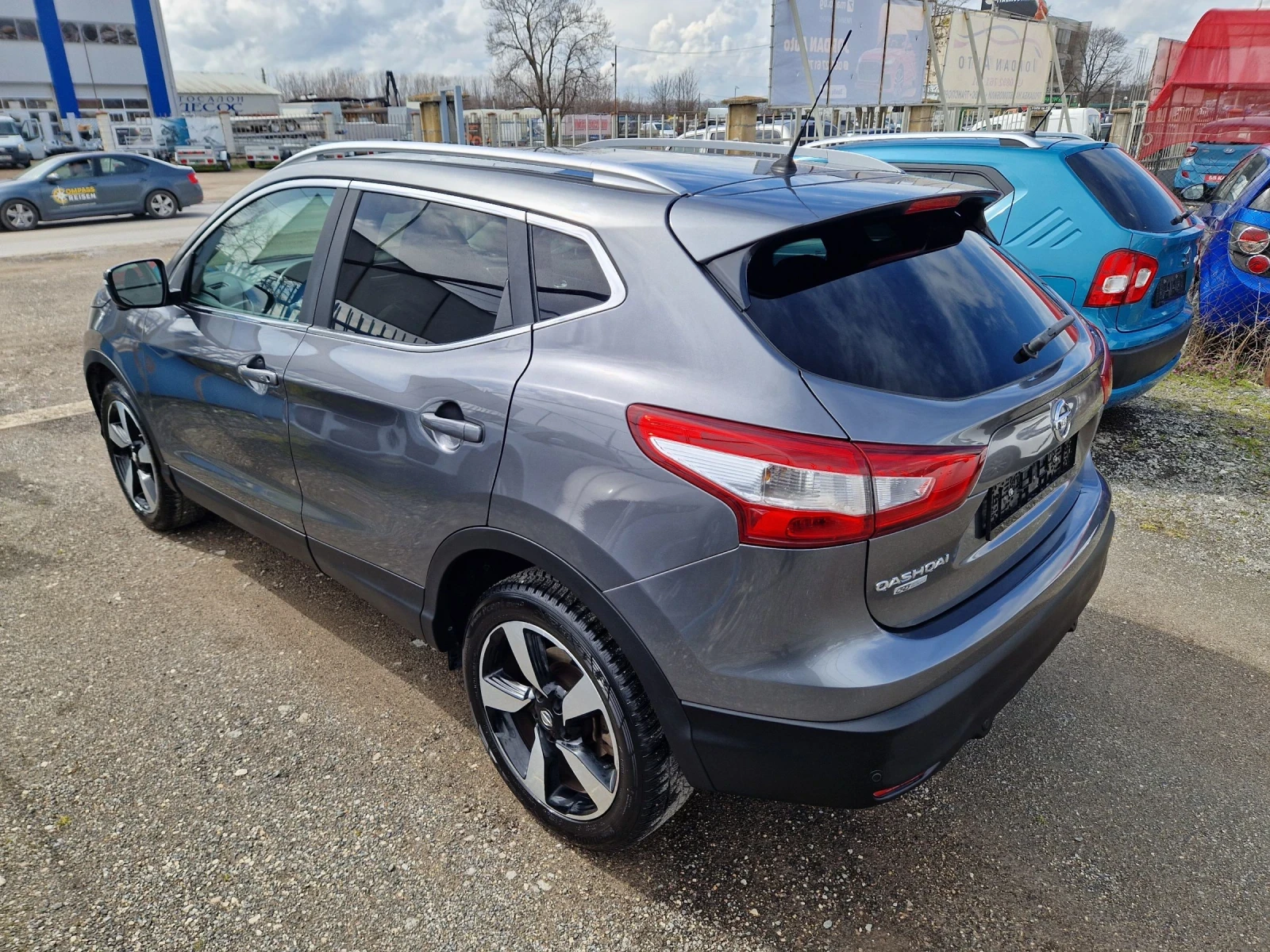 Nissan Qashqai 1.5dCI Tekna, снимка 5 - Автомобили и джипове - 54004895