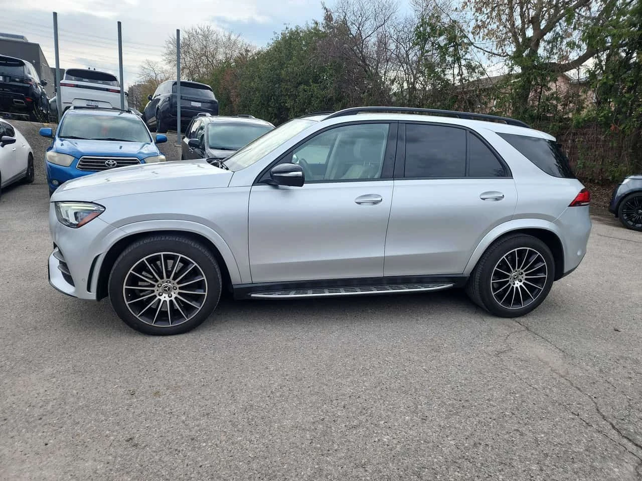 Mercedes-Benz GLE 450 4MATIC* DISTRONIC* BURMESTER* ОБДУХВАНЕ* , снимка 2 - Автомобили и джипове - 54239857