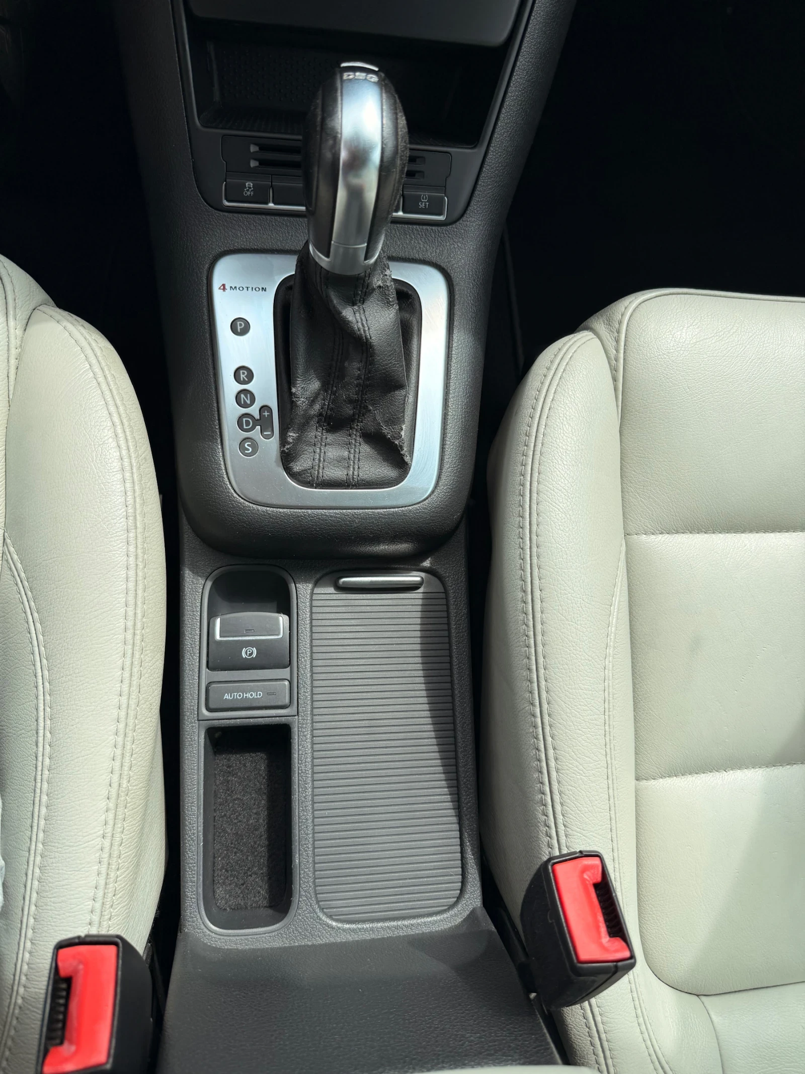 VW Tiguan 2.0 TDI DSG7 4x4 2011г, снимка 9 - Автомобили и джипове - 54482367