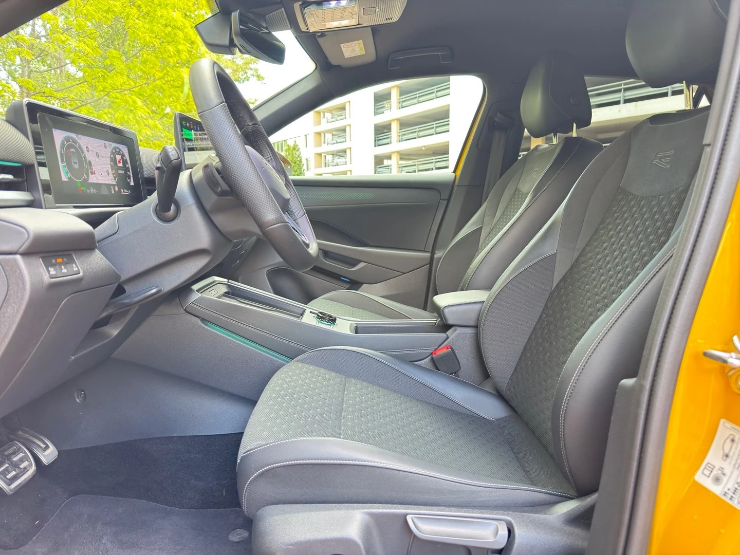 VW T-Roc, снимка 5 - Автомобили и джипове - 56269485