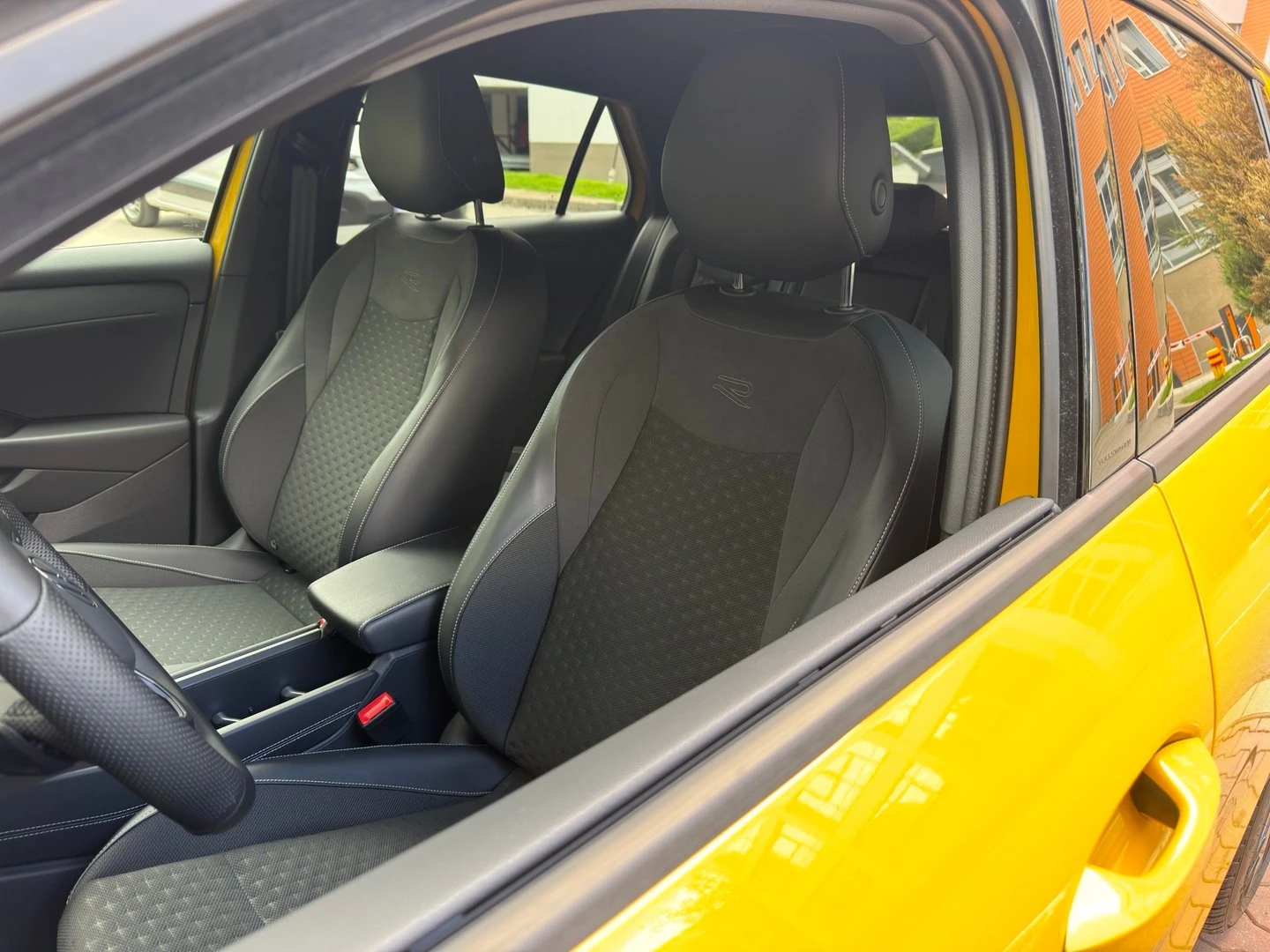 VW T-Roc, снимка 9 - Автомобили и джипове - 56269485