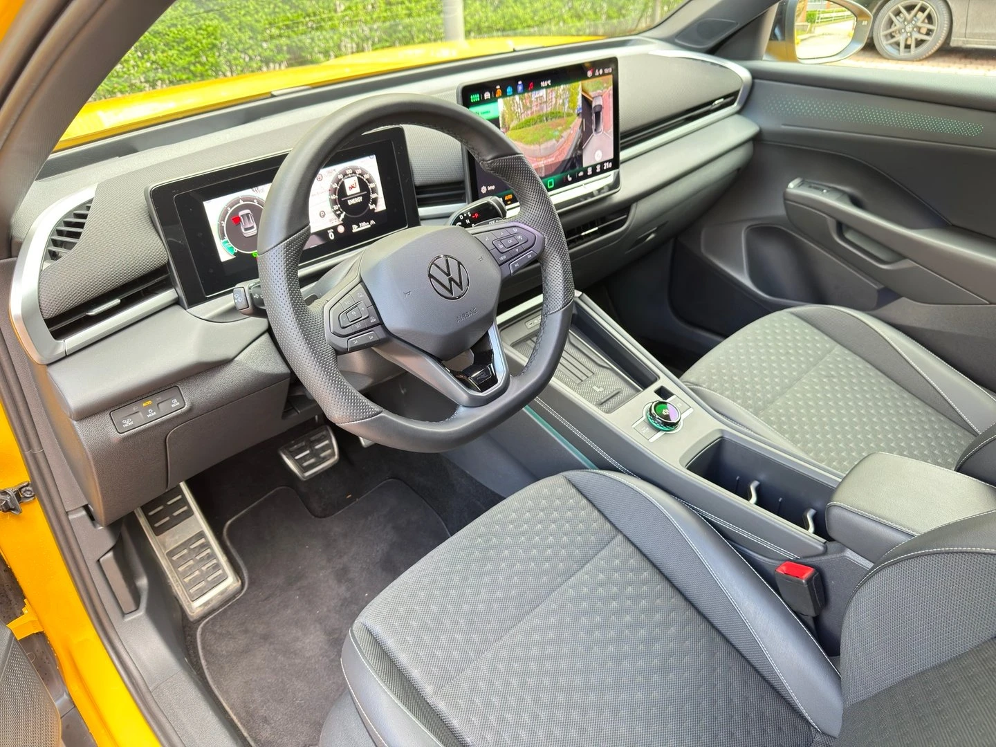 VW T-Roc, снимка 7 - Автомобили и джипове - 56269485