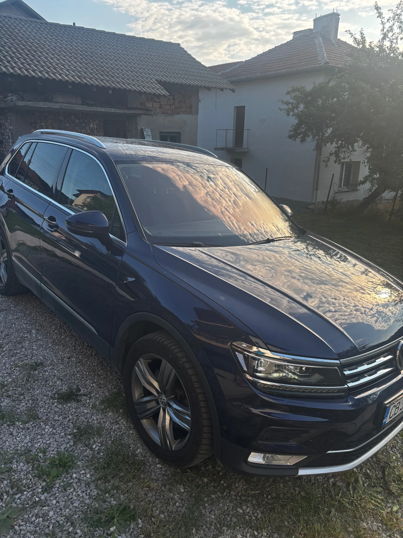 VW Tiguan, снимка 2 - Автомобили и джипове - 55247163