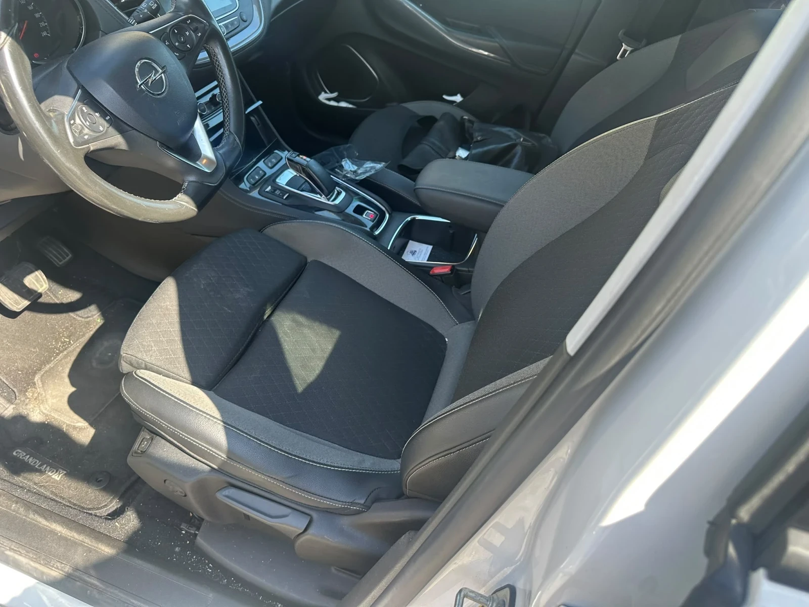 Opel Grandland X 1.6T plug in 300hp* AWD* КАМЕРА* LED* КОЖА* 2022г, снимка 16 - Автомобили и джипове - 55822223