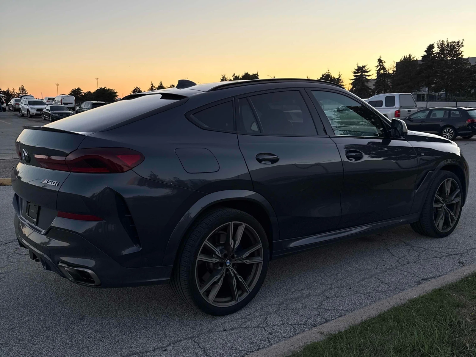 BMW X6 * M50i * CARFAX * ОПЦИЯ ЗА ФИНАНСИРАНЕ, снимка 16 - Автомобили и джипове - 55879697