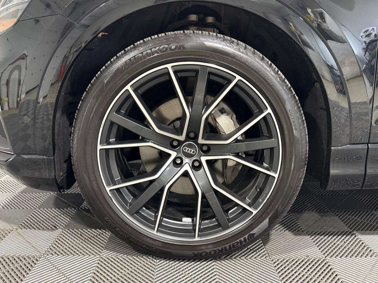 Audi Q8 TECHNIK | ЕДИН СОБСВЕНИК | НОВИ ГУМИ | ЦЕНА ДО БГ , снимка 12 - Автомобили и джипове - 55892218