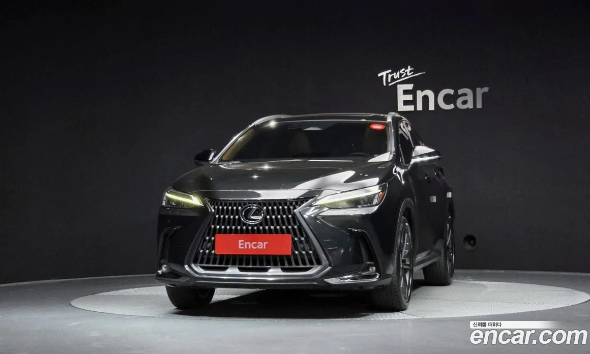 Lexus NX Premium, снимка 3 - Автомобили и джипове - 56123135