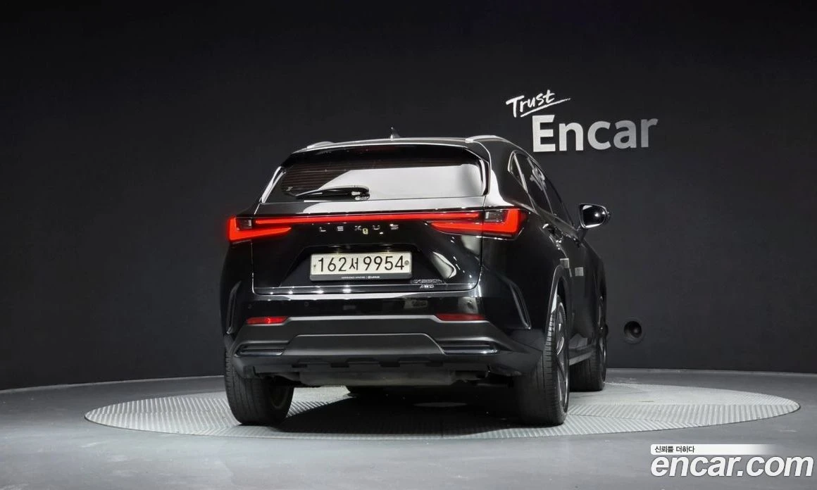 Lexus NX Premium, снимка 4 - Автомобили и джипове - 56123135