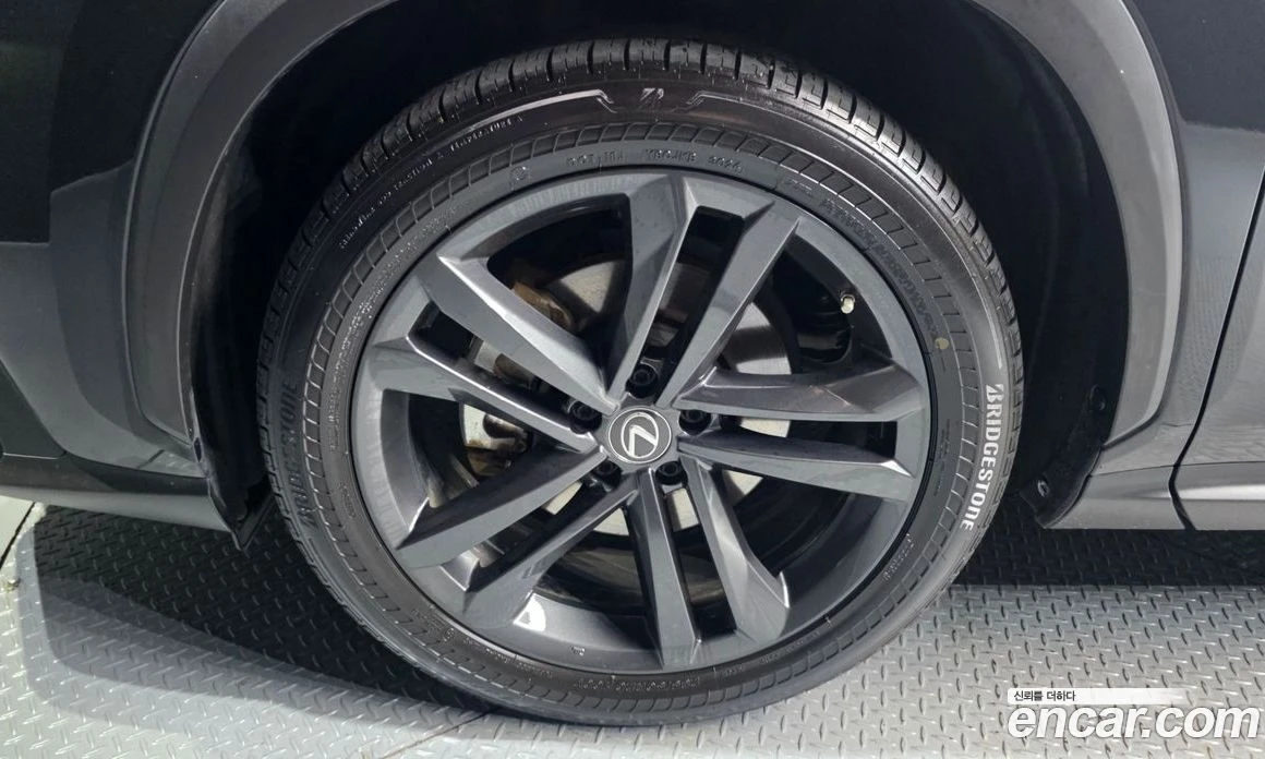 Lexus NX Premium, снимка 5 - Автомобили и джипове - 56123135