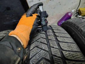 Гуми Зимни 275/50R20, снимка 4