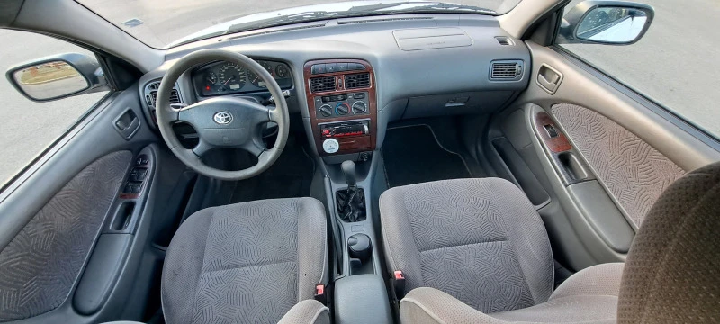 Toyota Avensis, снимка 12 - Автомобили и джипове - 46004780