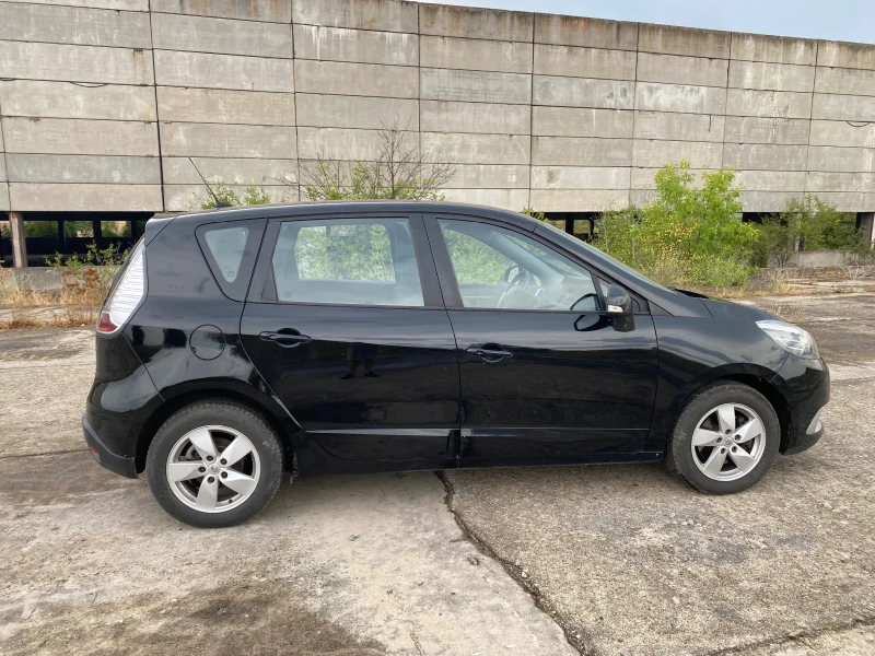 Renault Scenic, снимка 8 - Автомобили и джипове - 46953272