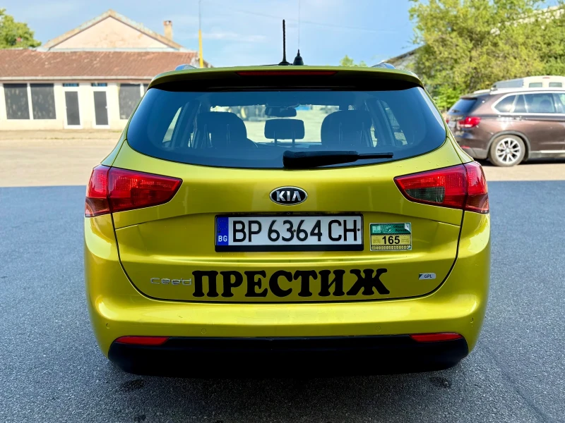 Kia Ceed 1.4i Фабрична газ, снимка 6 - Автомобили и джипове - 51083759