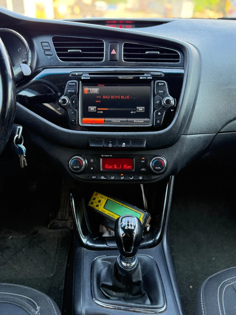 Kia Ceed 1.4i Фабрична газ, снимка 16 - Автомобили и джипове - 51083759