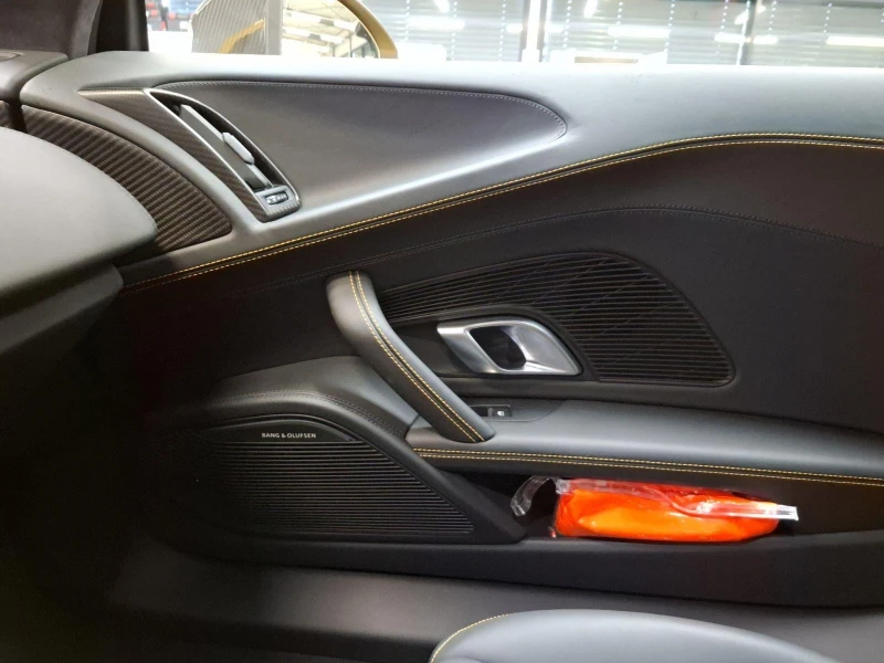 Audi R8 PERFORMANCE COUPE V10 CERAMIC CARBON B&O, снимка 16 - Автомобили и джипове - 51508963