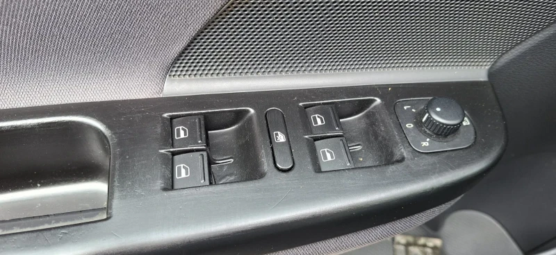 VW Golf 1.9TDI-4X4, снимка 10 - Автомобили и джипове - 51700793