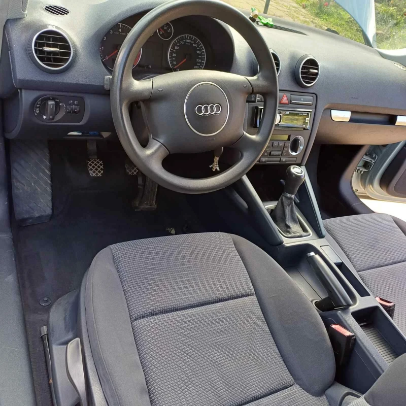 Audi A3 1.6i, снимка 8 - Автомобили и джипове - 52383486