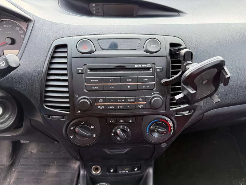 Hyundai I20 1, 4 Бензин, снимка 7 - Автомобили и джипове - 52838786