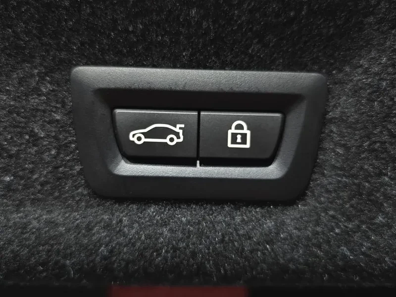 BMW 330 E Luxury, снимка 17 - Автомобили и джипове - 55810697