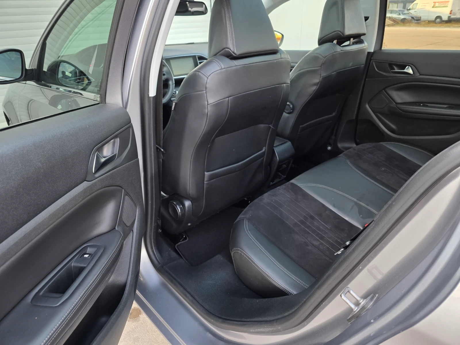 Peugeot 308 1.6e-hdi Panor - изображение 8