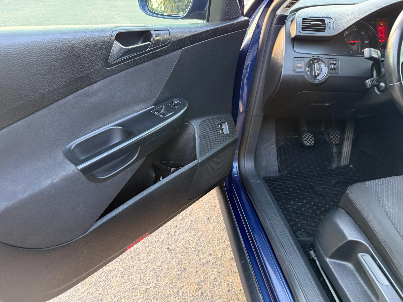 VW Passat 2.0 TDI - изображение 8