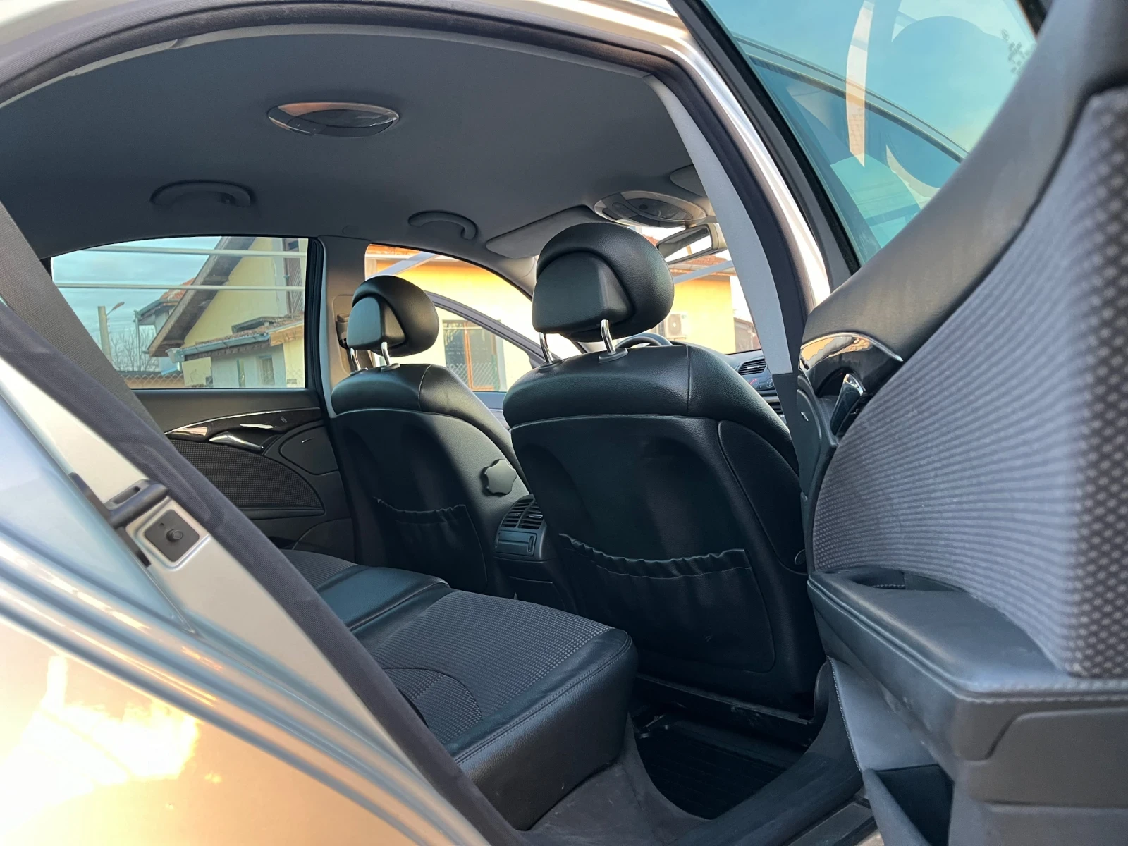 Mercedes-Benz E 200 E-200, снимка 11 - Автомобили и джипове - 53772684