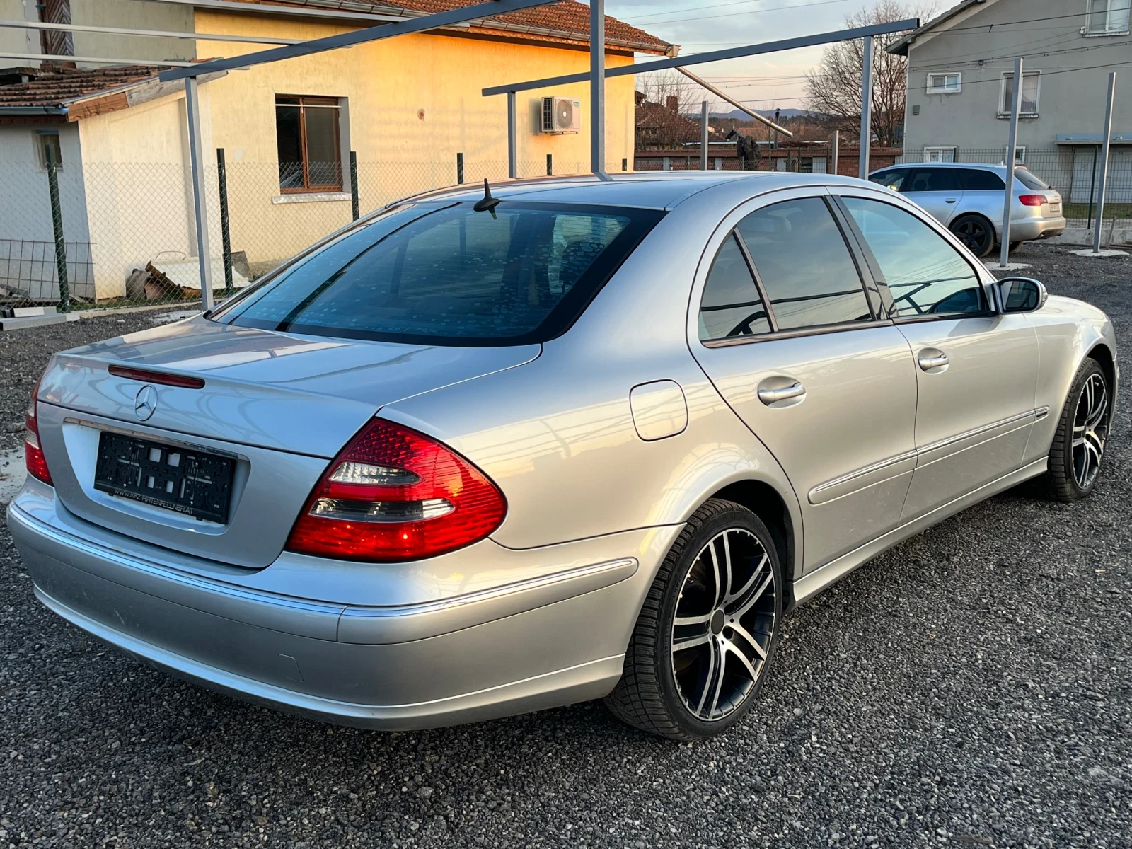 Mercedes-Benz E 200 E-200 - изображение 7