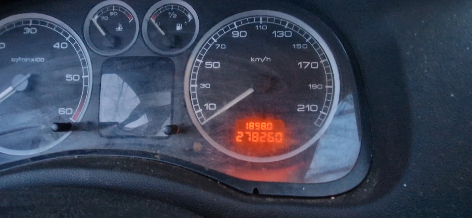 Peugeot 307 2.0hdi, снимка 6 - Автомобили и джипове - 53818437