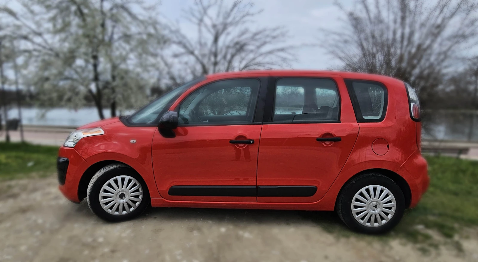 Citroen C3 Picasso, снимка 2 - Автомобили и джипове - 53957148