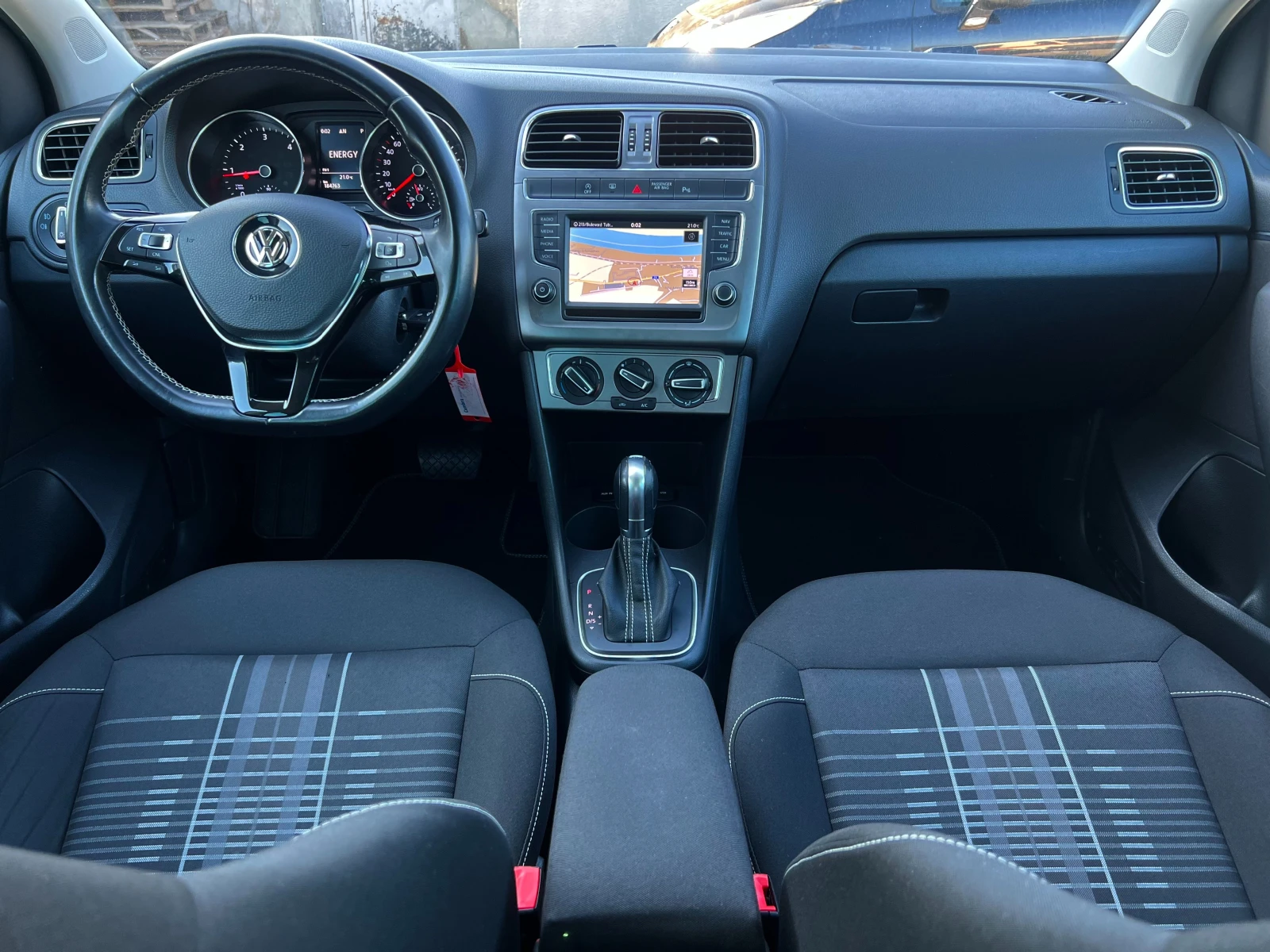 VW Polo LOUNGE-1.4TDI-90к.с-DSG Автоматик, снимка 10 - Автомобили и джипове - 54166195