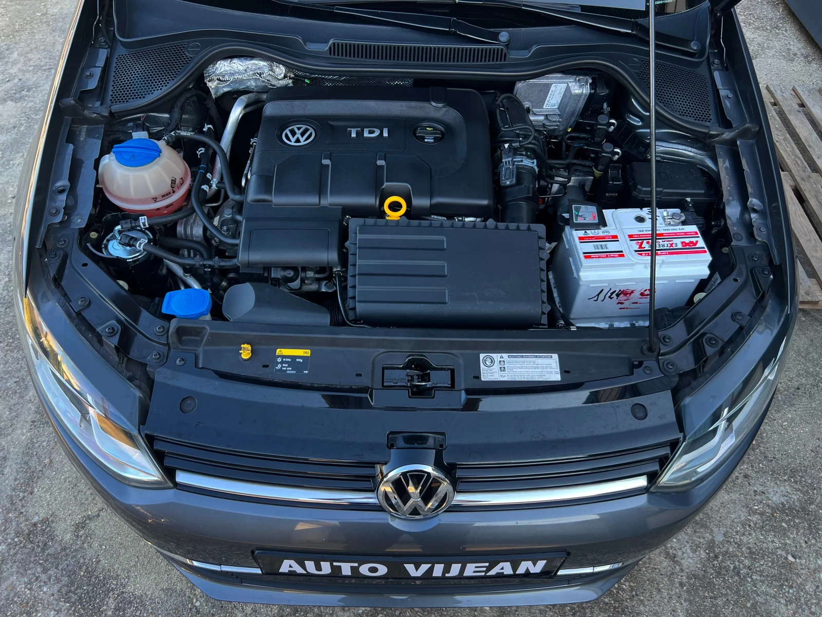 VW Polo LOUNGE-1.4TDI-90к.с-DSG Автоматик, снимка 14 - Автомобили и джипове - 54166195