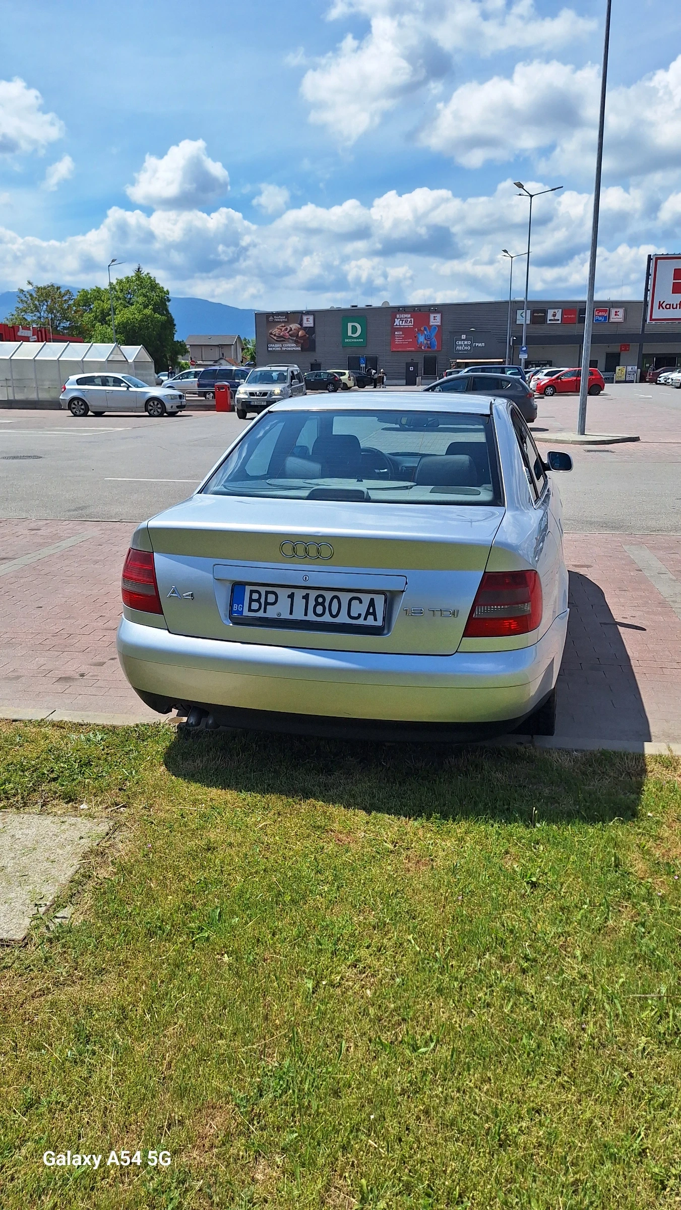 Audi A4 1.9 TDI, снимка 6 - Автомобили и джипове - 54621461