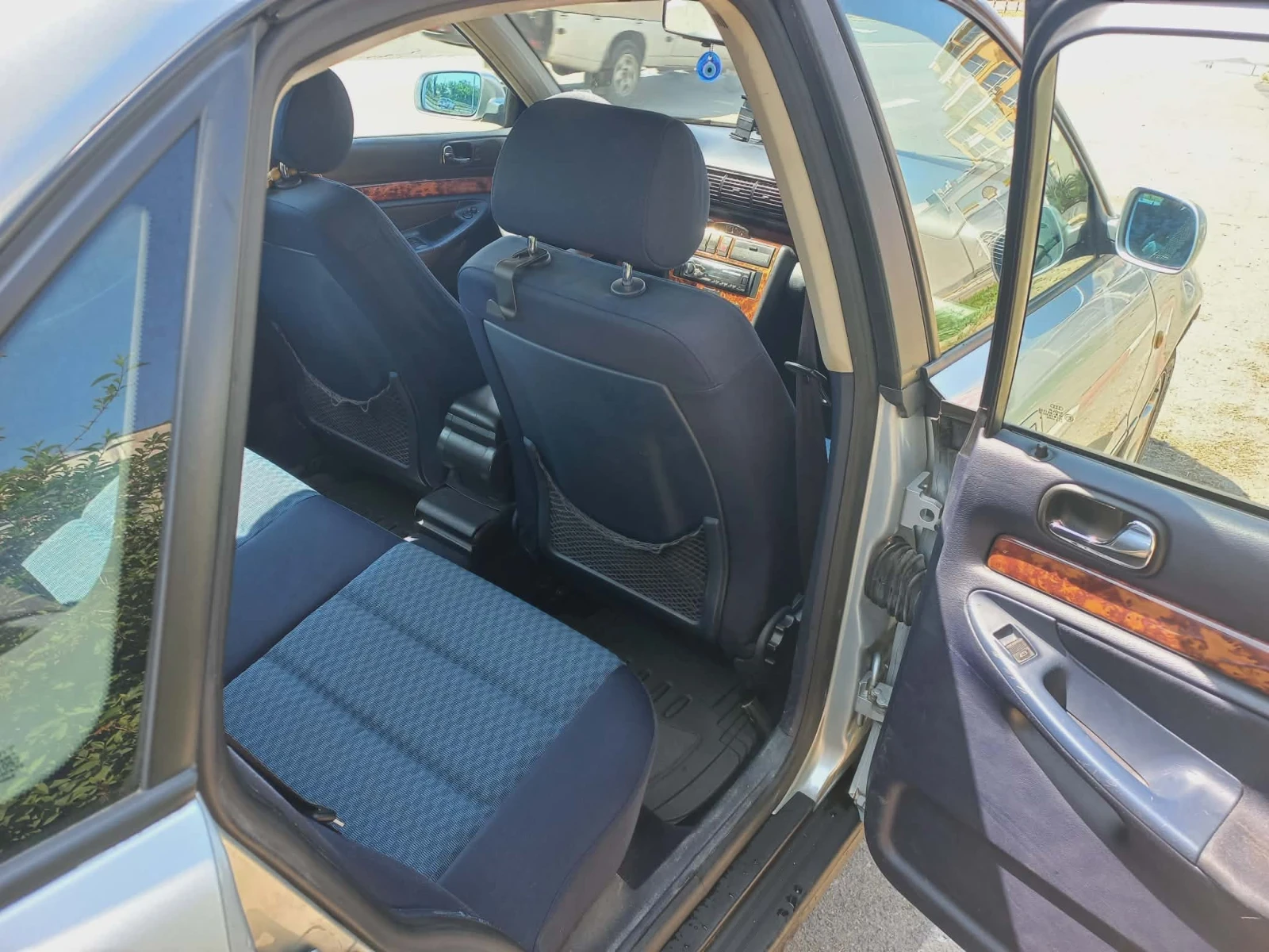 Audi A4 1.8i, снимка 14 - Автомобили и джипове - 54645411